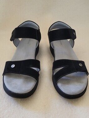 Lands' End Black Sandals Women's Size 8.5 Rubber Sole Comfort